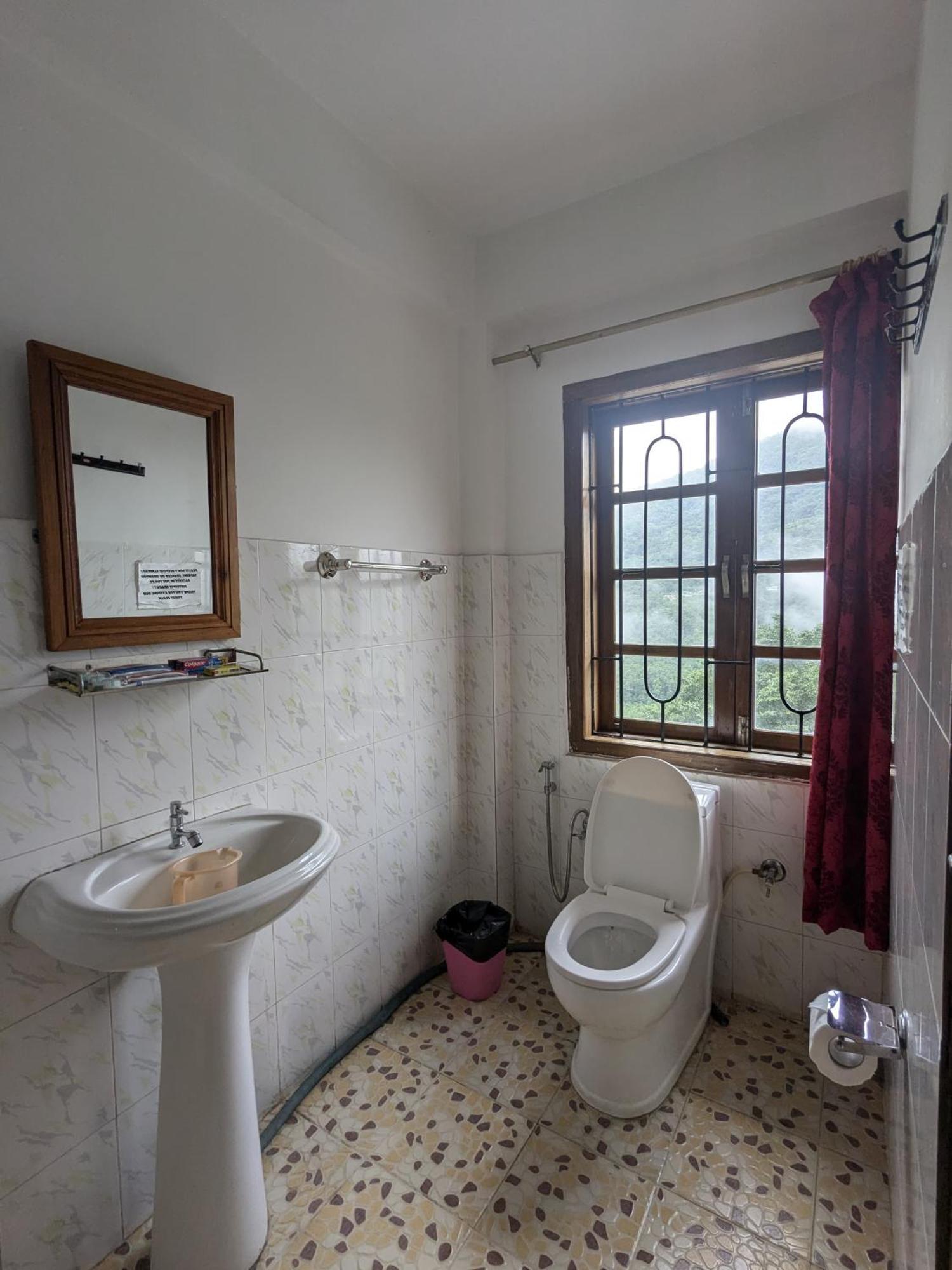 Dovipie Inn Kohima Εξωτερικό φωτογραφία